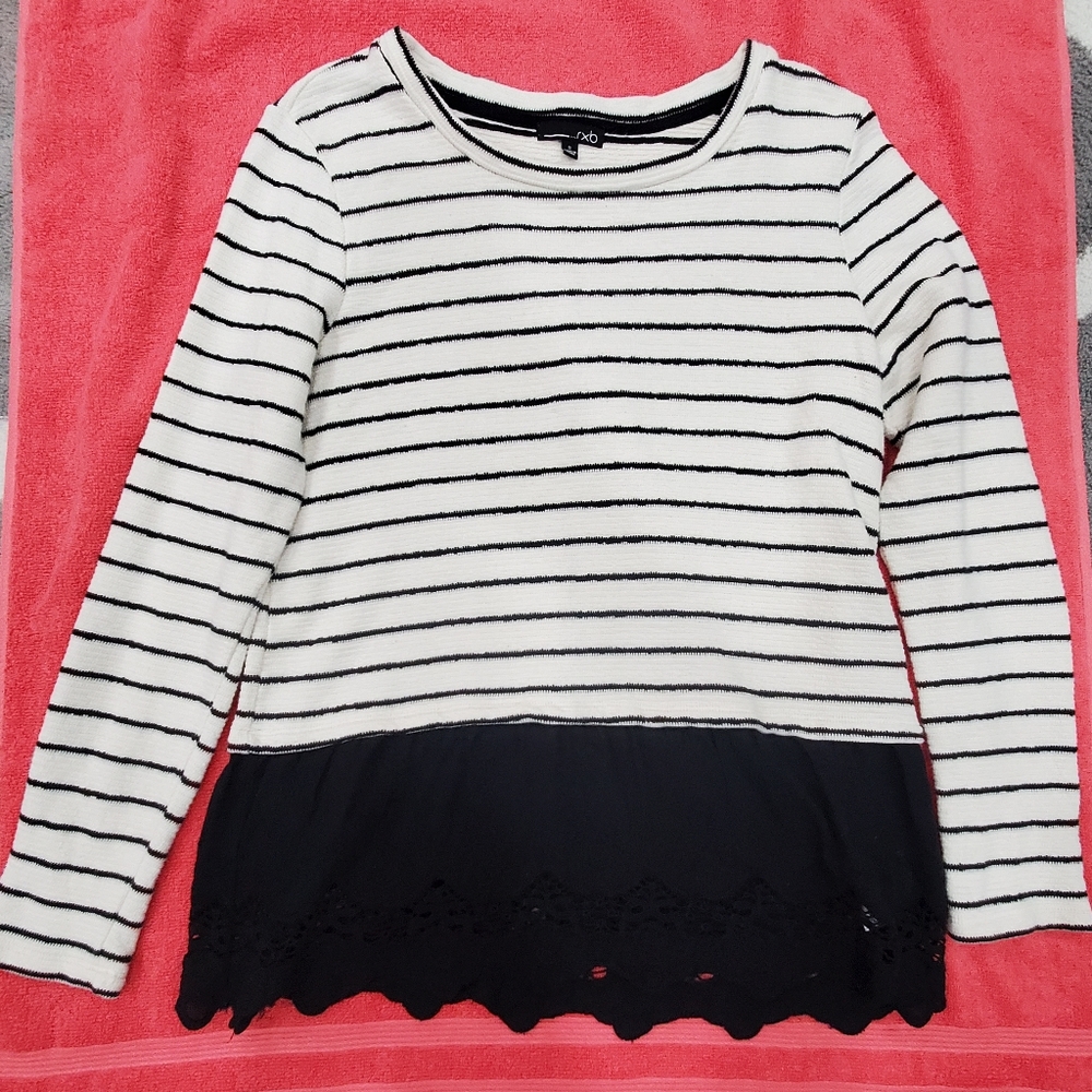 Womens sweater shirt size S